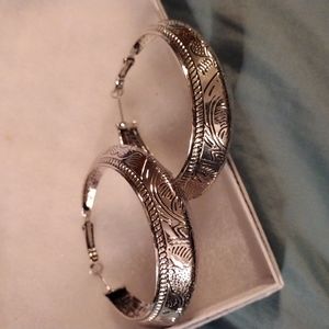 West and co earrings NWOT